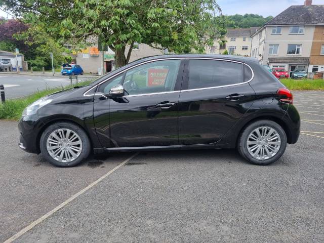 2017 Peugeot 208 1.2 PureTech 82 Allure 5dr