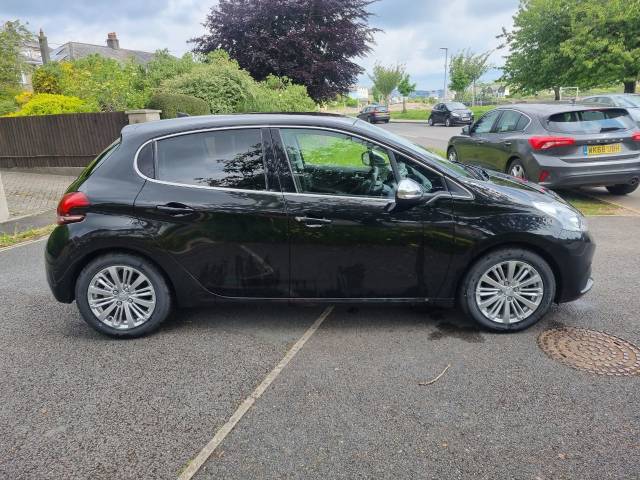 2017 Peugeot 208 1.2 PureTech 82 Allure 5dr